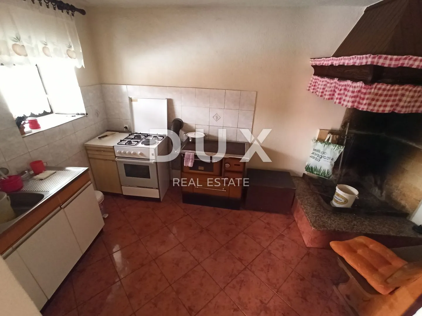 istra, svetvinčenat - obiteljska kuća s dva apartmana - slika 65