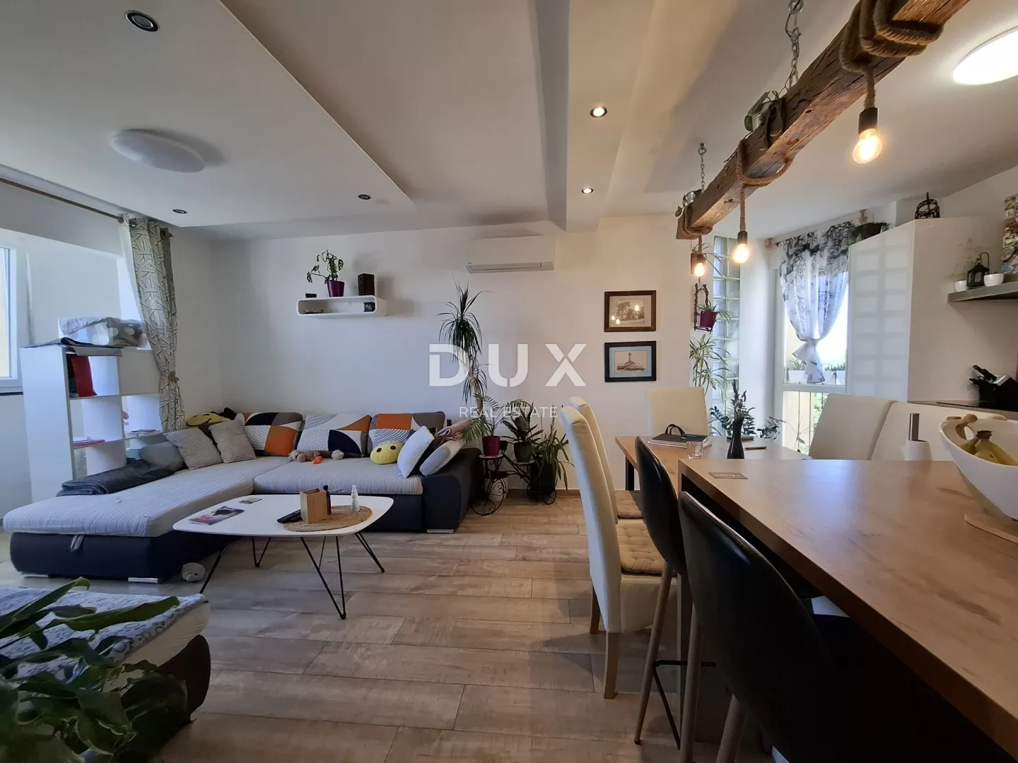 istra, pula - potpuno renoviran stan 52 m² s velikim spremištem - slika 9