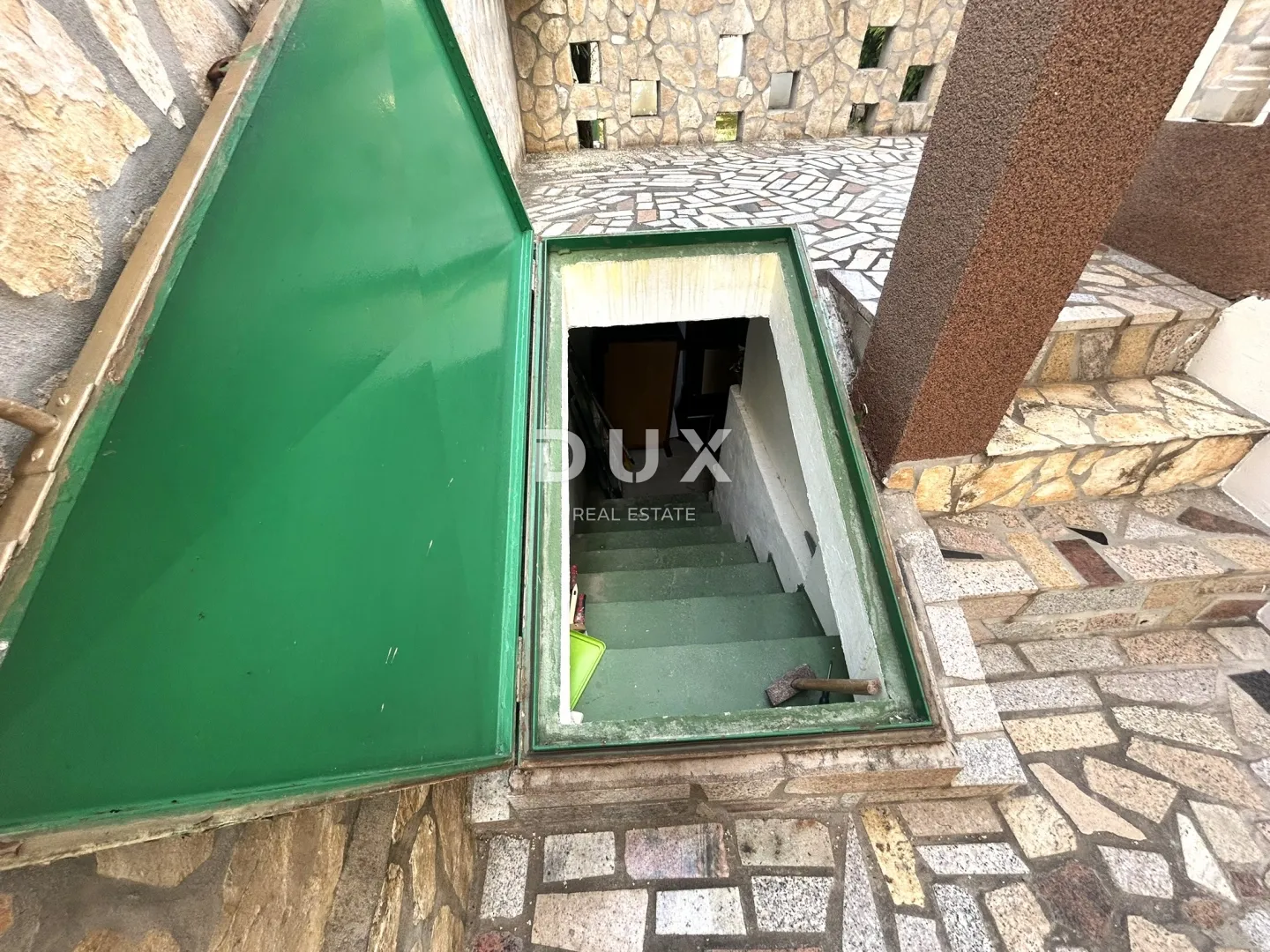 dalmacija, vodice – trosoban stan u prizemlju, 450m od plaže, parking, podrum, vrt - slika 10