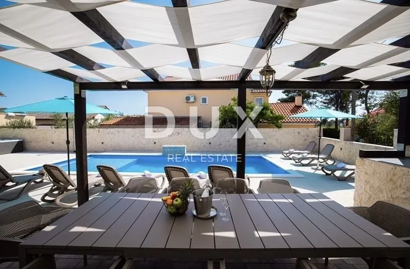 otok vir - prekrasna vila 200m od mora - slika 30