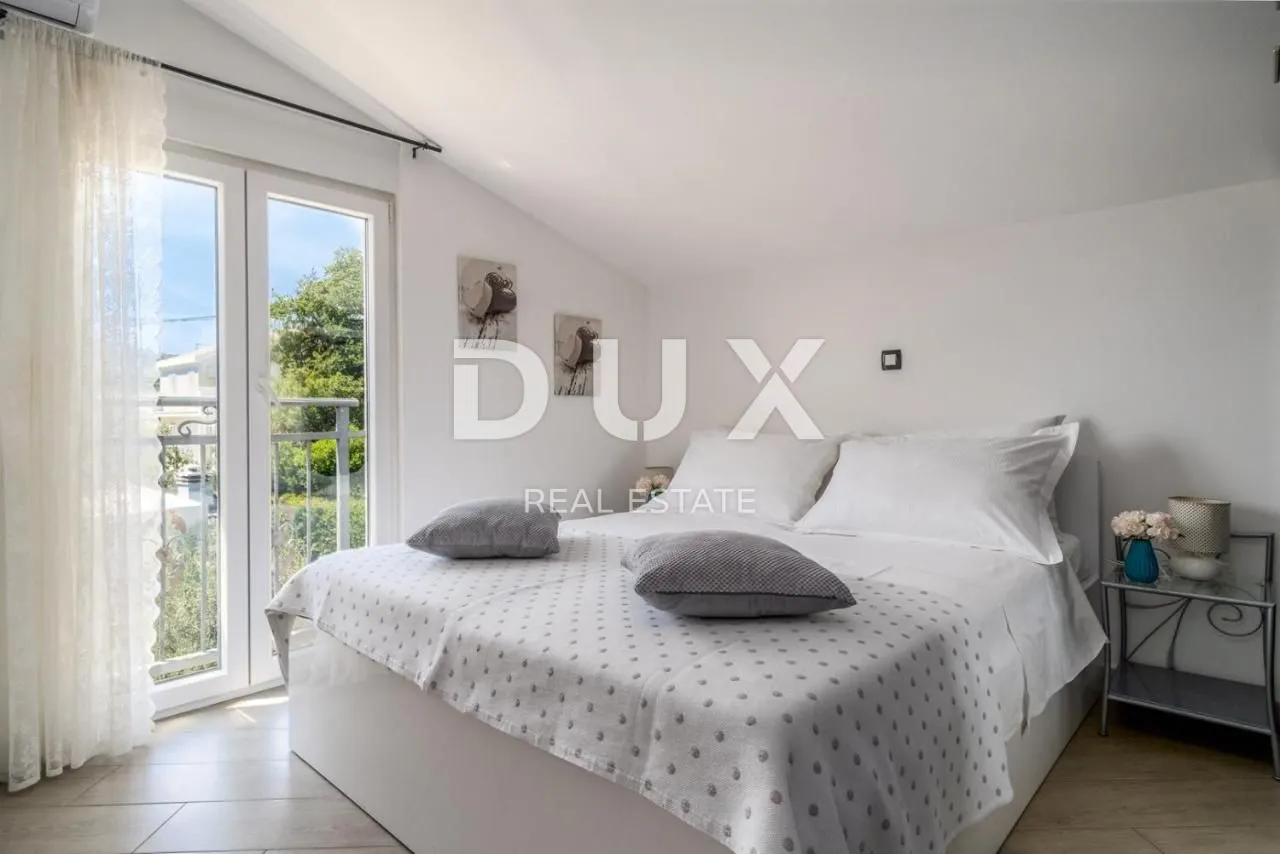 split, kaštel - predivna vila s bazenom i pogledom na more - slika 19