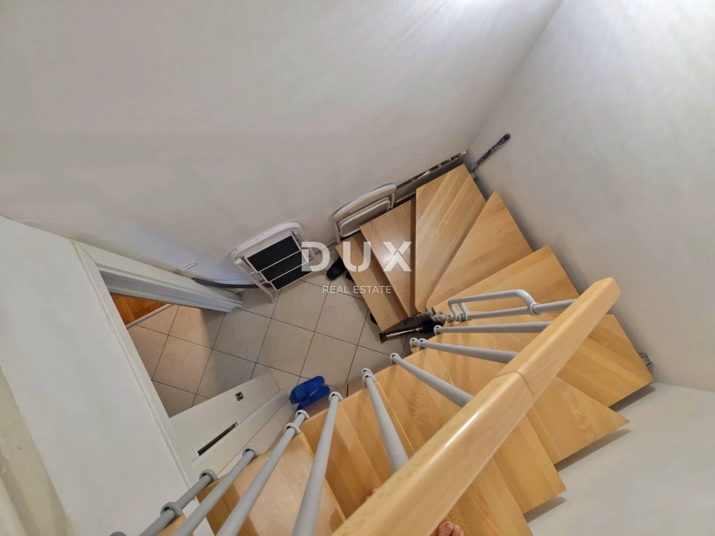 viškovo - 3s+db, dvoetažni stan u novijoj zgradi - slika 9