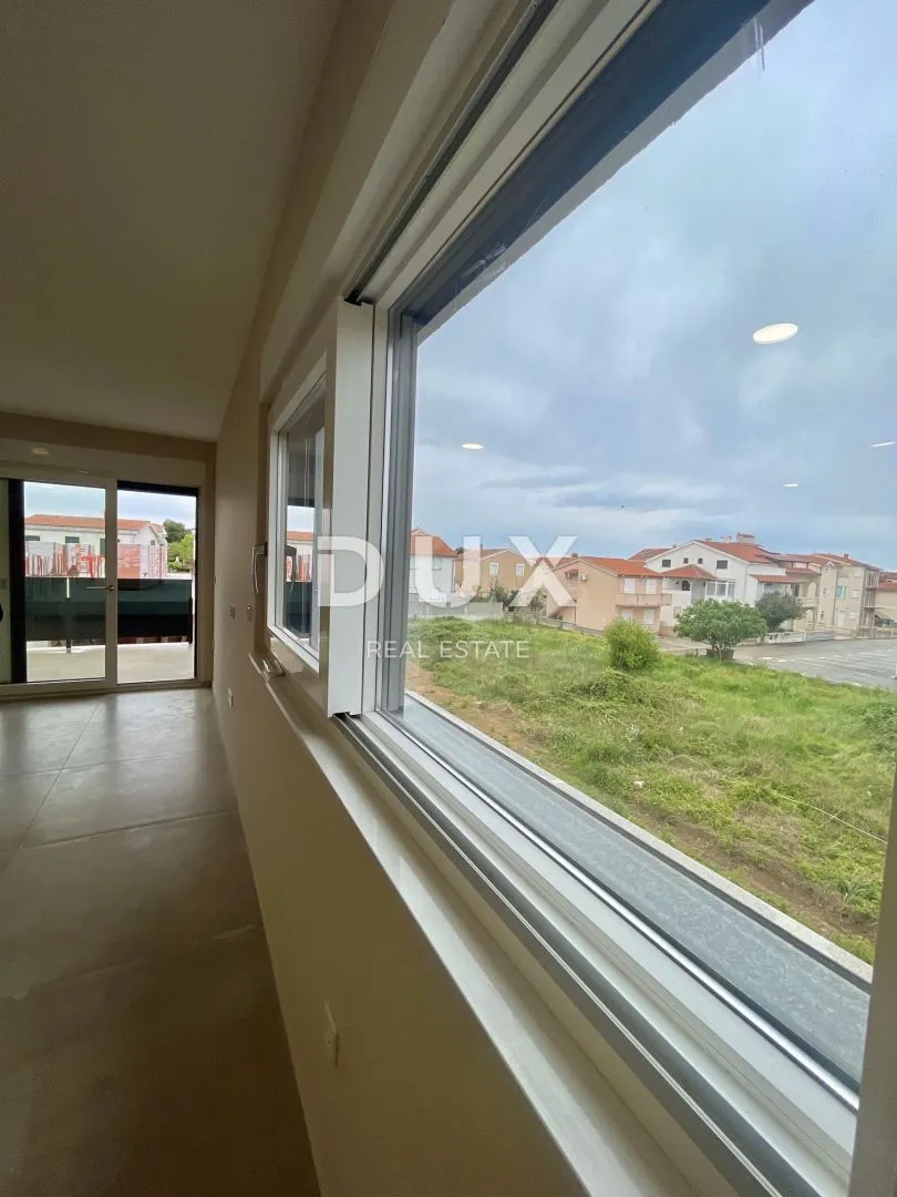 zadar, privlaka - stan na prvom katu novogradnje, 80 metara od mora - slika 4