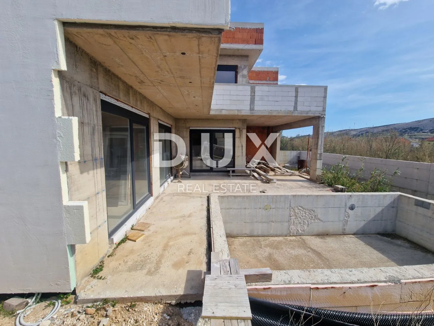 otok pag, grad pag - villa sa bazenom u izgradnji - slika 15