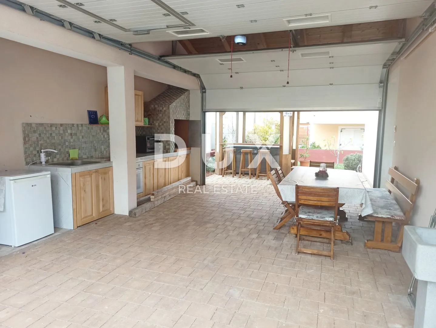istra, medulin - prizemnica s parkingom i dvorištem 120 m od plaže - slika 21