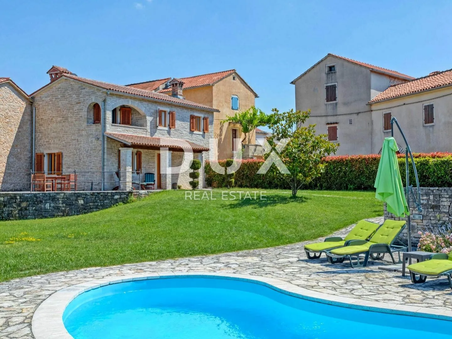 istra, tinjan - kamena autohtona vila - slika 10