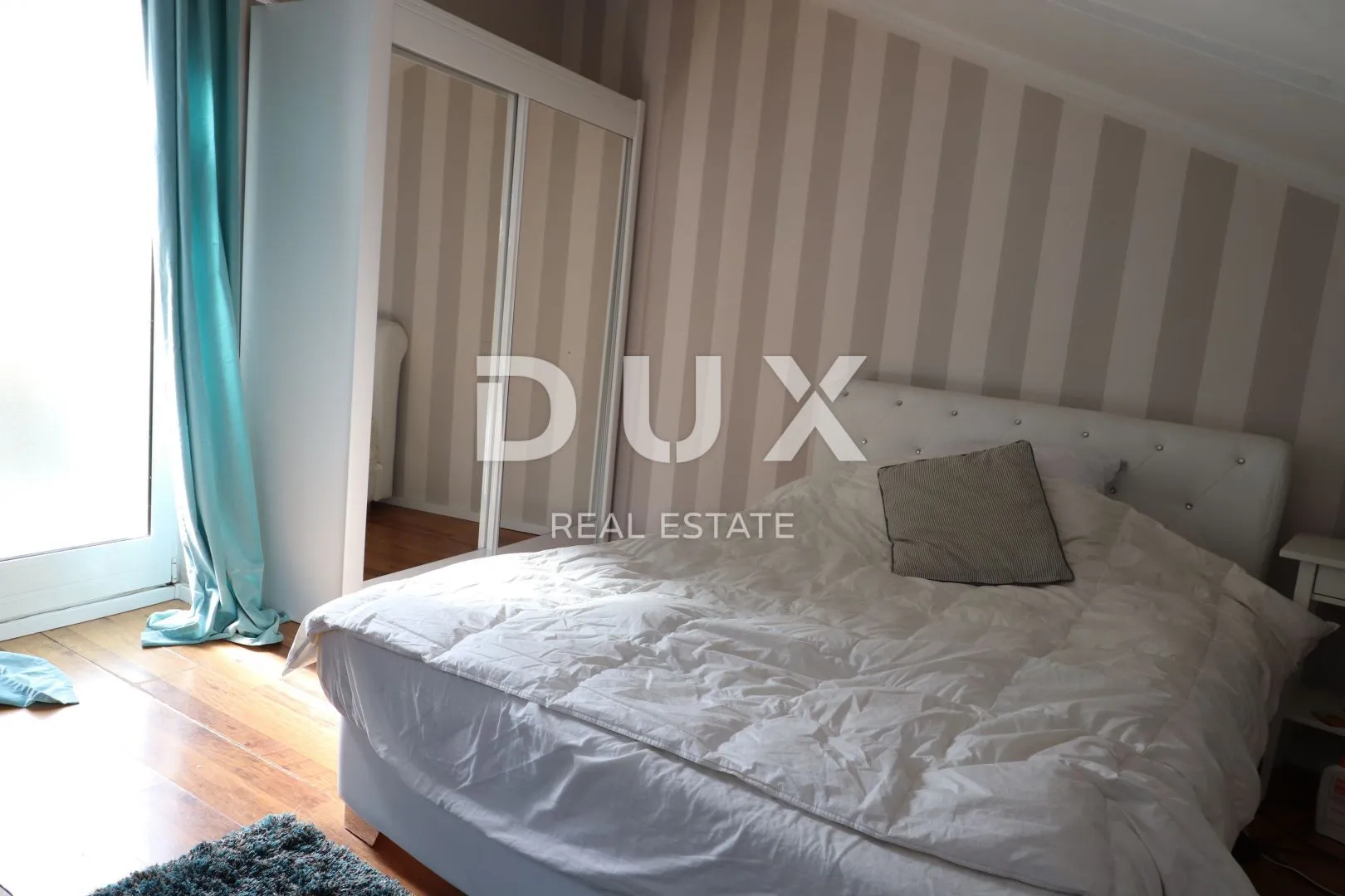 otok cres, grad cres - stara jezgra kuća, restaurant, dvoetažni stan, apartmani - slika 27