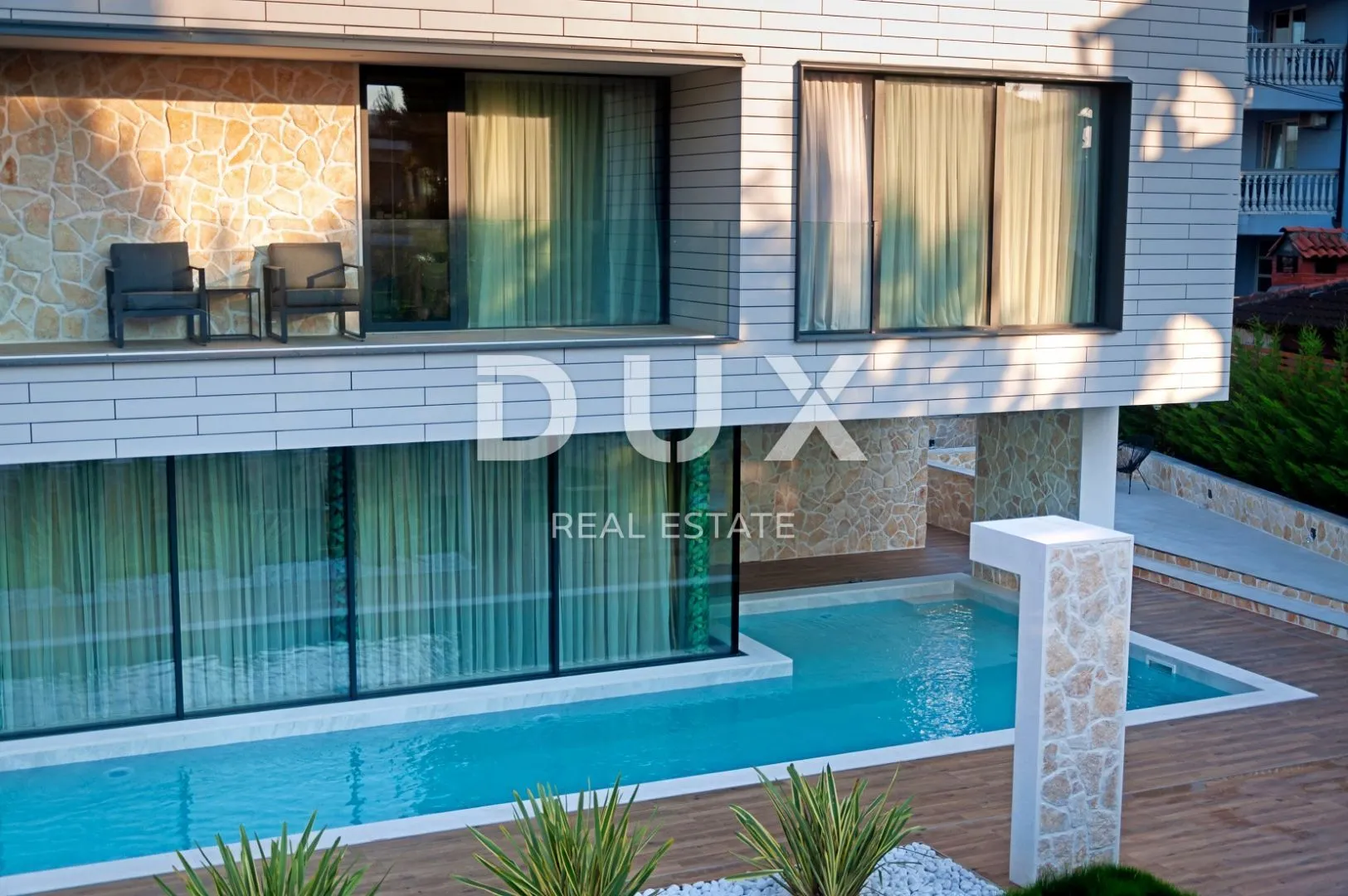 istra, poreč - luksuzna vila 400 m od mora - slika 2