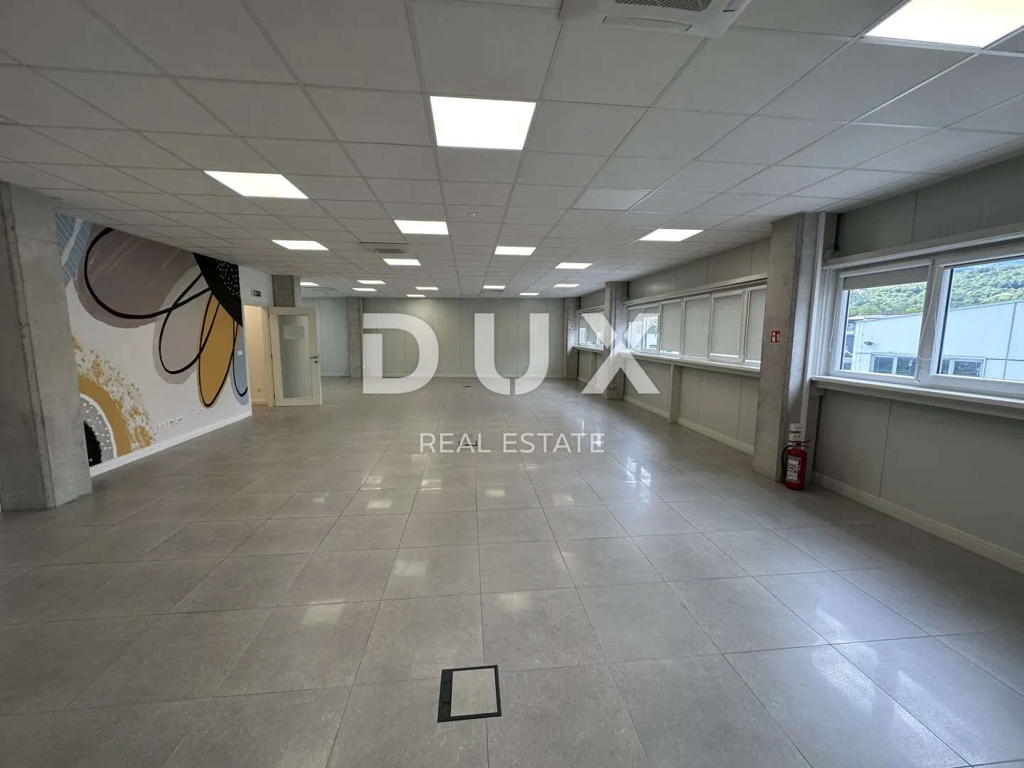 MATULJI - poslovni prostor 300m2
