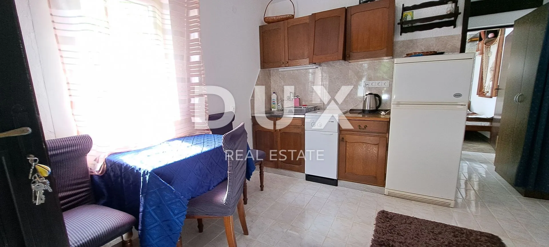 otok krk, linardići - lijepa kuća s pet apartmana - slika 9