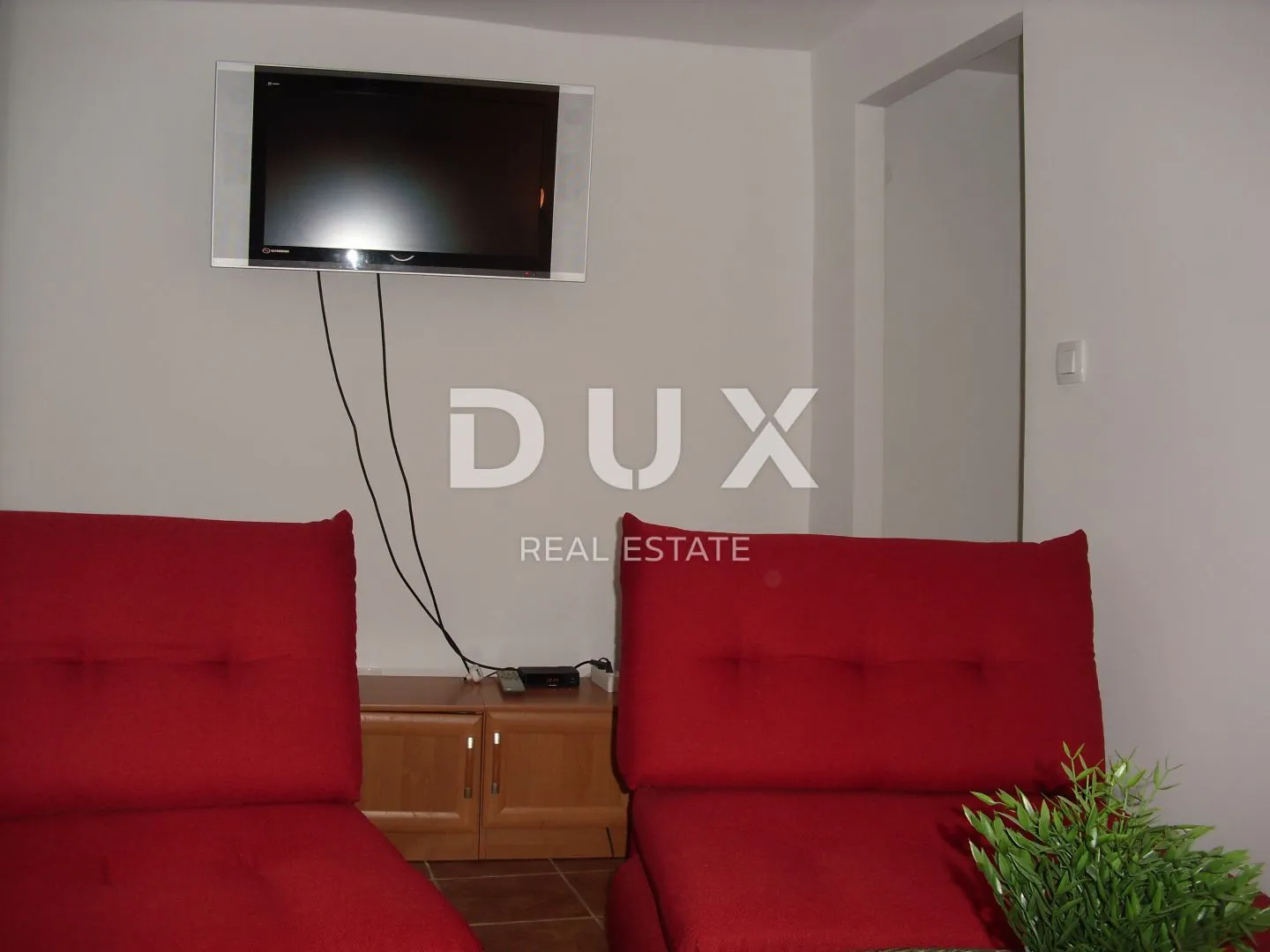 otok krk, punat - renovirani apartman sa terasom u centru - slika 17