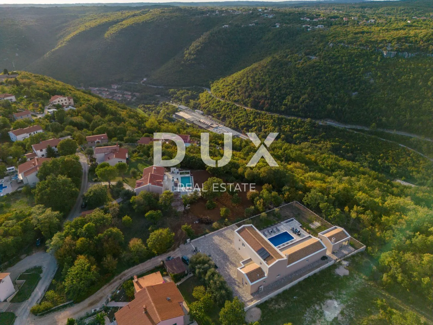 istra, labin - moderna vila na odličnoj lokaciji - slika 11