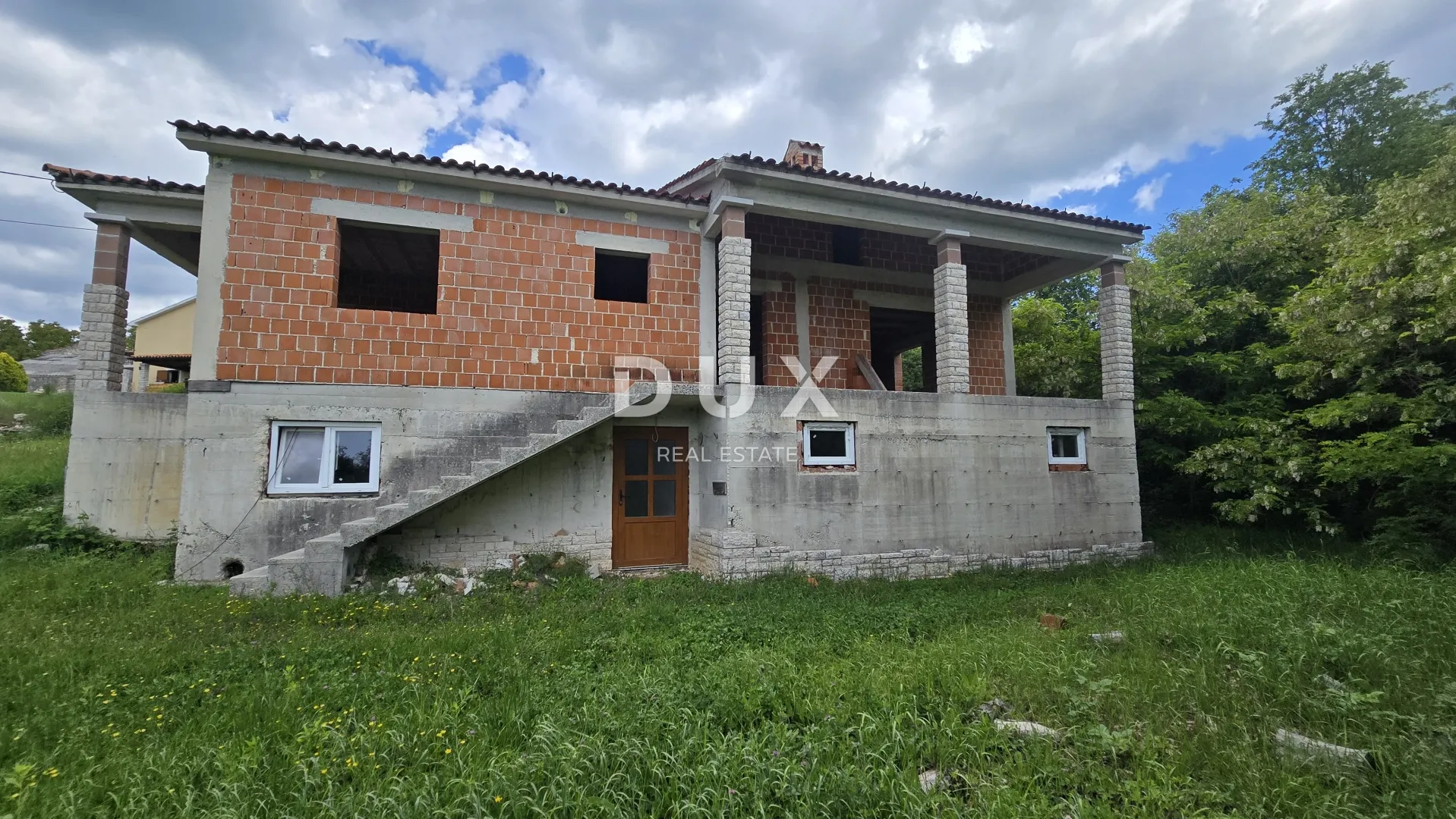 istra, gračišće - ekskluzivna privatnost, mir i otvoreni pogled – kuća s velikom okućnicom - slika 2