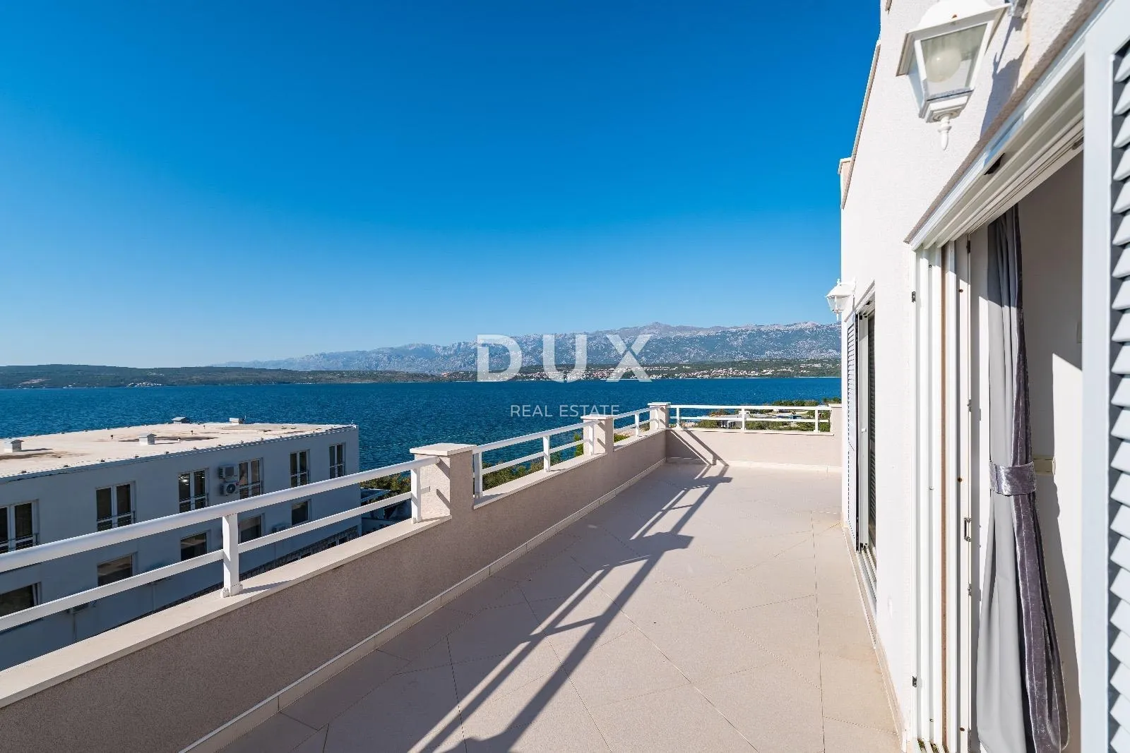 zadar, novigrad - luksuzna vila s panoramskim pogledom na more - slika 11