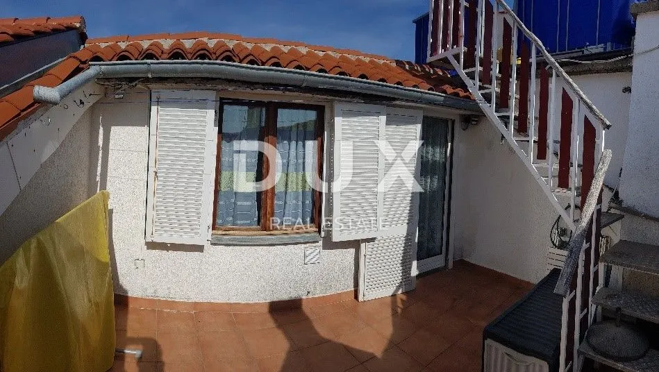 otok krk, grad krk - kamena kuća sa pogledom na more - slika 16