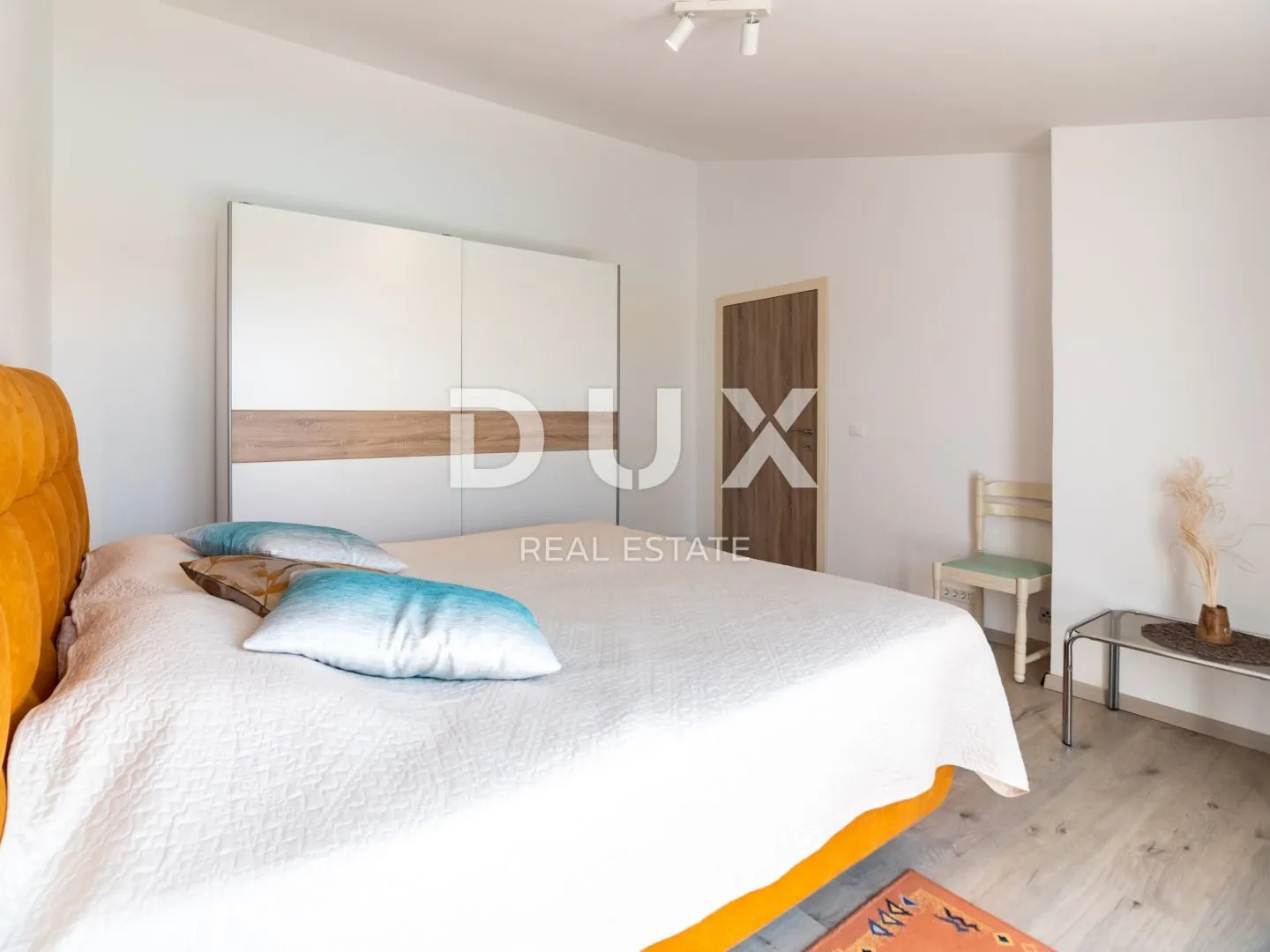 istra, peroj - atraktivna apartmanska kuća s bazenom i pogledom na more! - slika 5