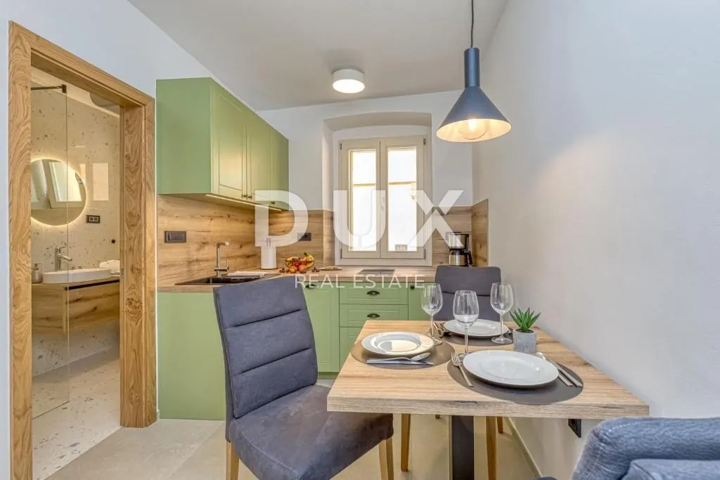 istra, vrsar - šarmantna apartmanska kuća u centru vrsara - slika 16