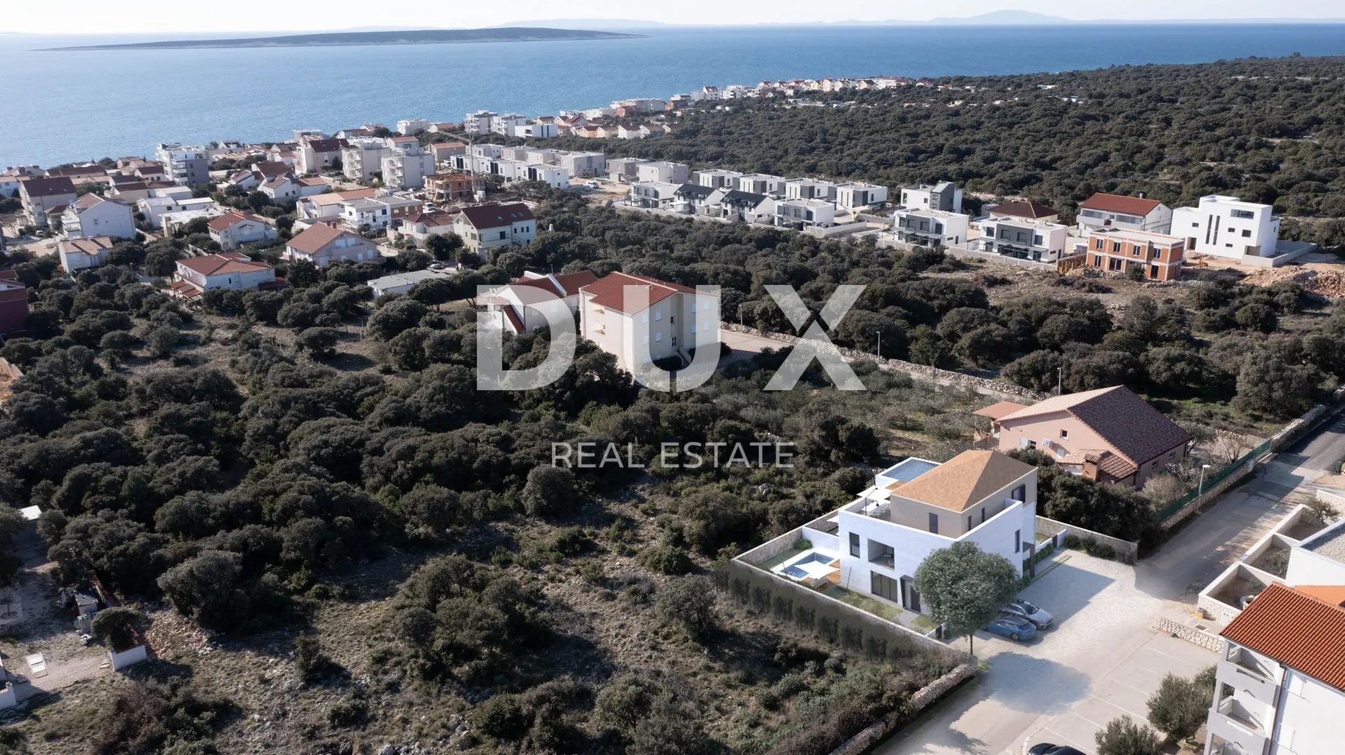 otok pag, mandre, 1s+db stan s bazenom i okućnicom - slika 3