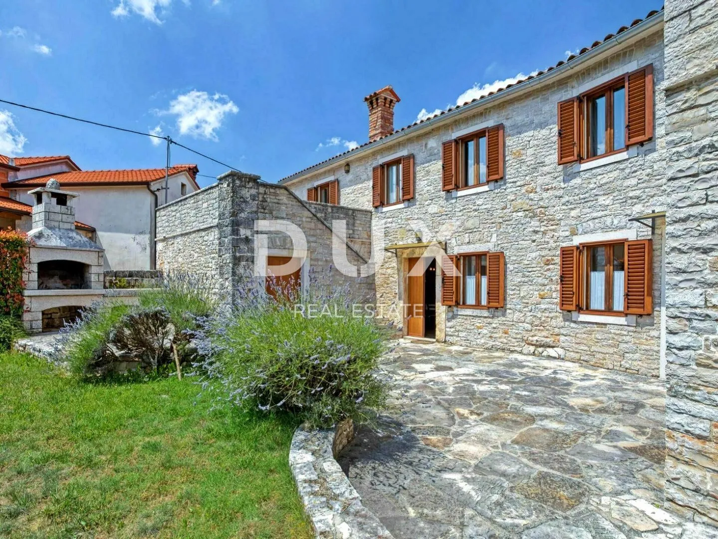 istra, tinjan - kamena autohtona vila - slika 27