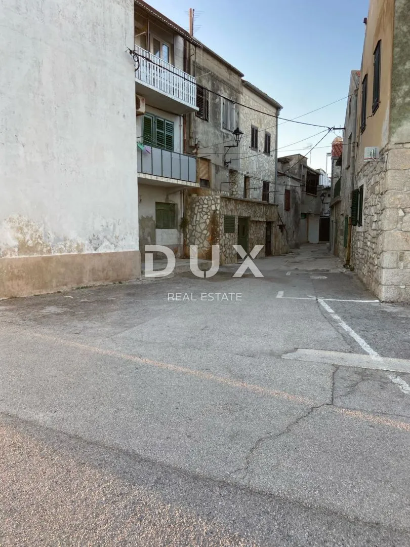 šibenik, pirovac - kuća uz more u povijesnoj jezgri - slika 9