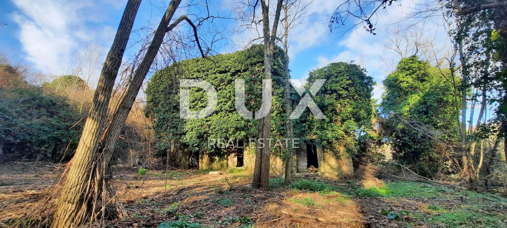 ISTRA, BUJE - Građevinsko zemljište 1150m2 sa ruševinom u okolici Buja - Krasica, Buje