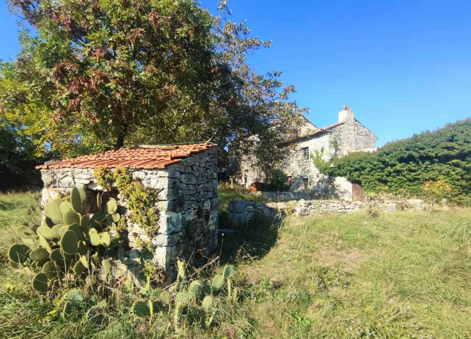 istra, labin - kuća s prostranim građevinskim zemljištem - slika 4