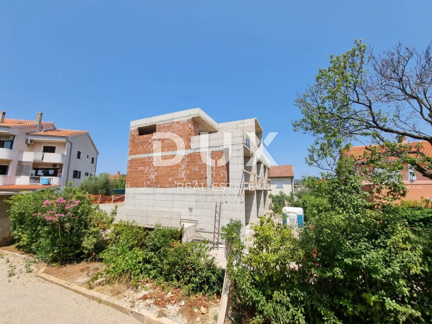 otok krk, grad krk - stan 3s+db, garaža, krovna terasa - slika 5