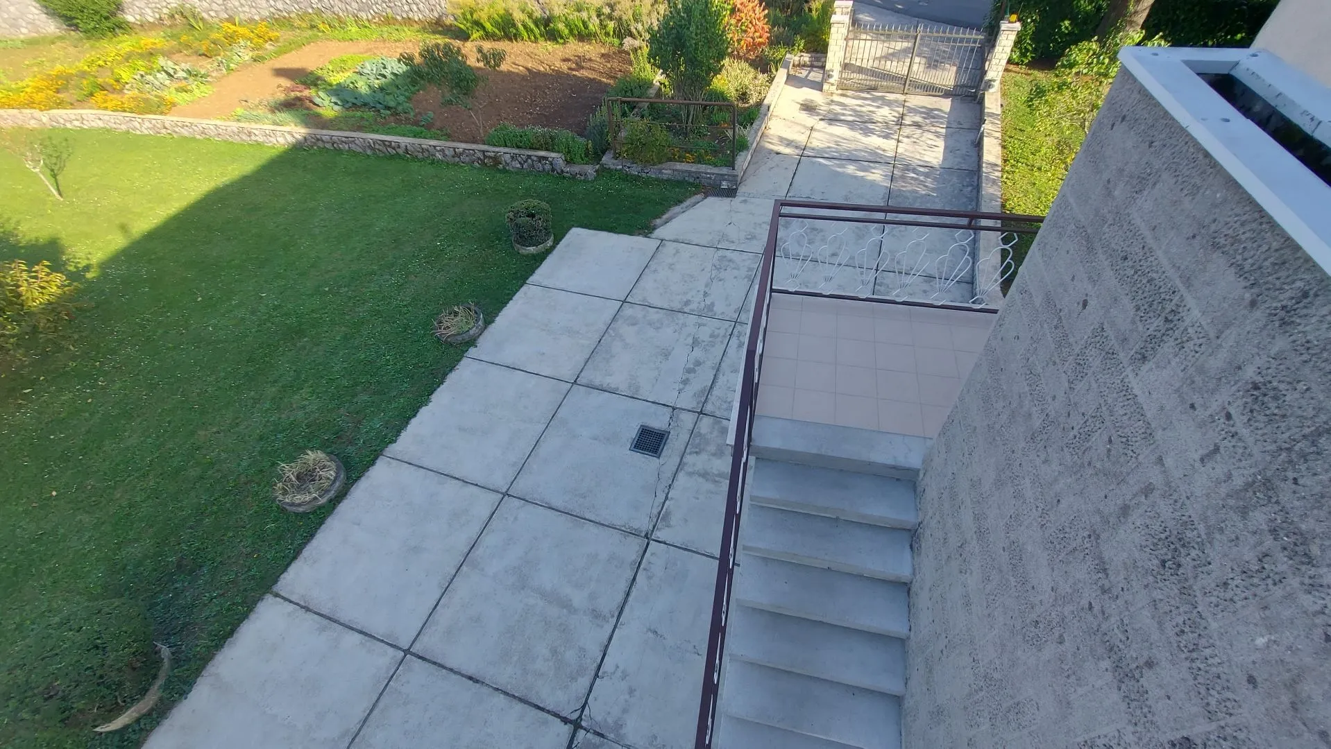 viškovo- veliko gospodarsko imanje, tri stambene jedinice, poslovni prostor, gospodarske zgrade, vinski podrum, velika okućnica - slika 28