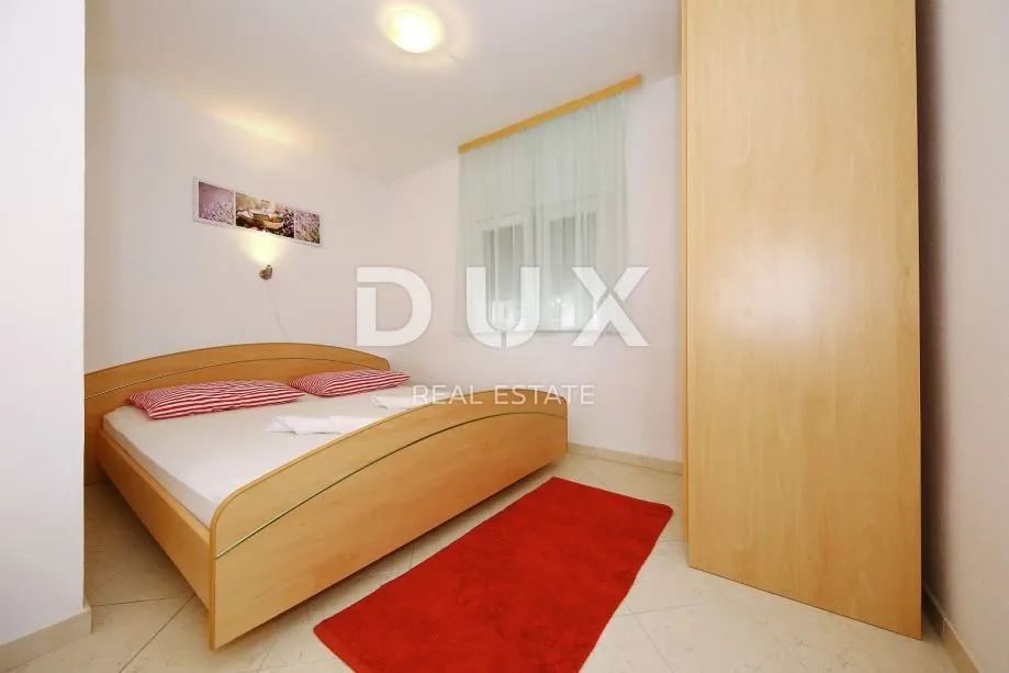 pirovac - apartmanska kuća - slika 18