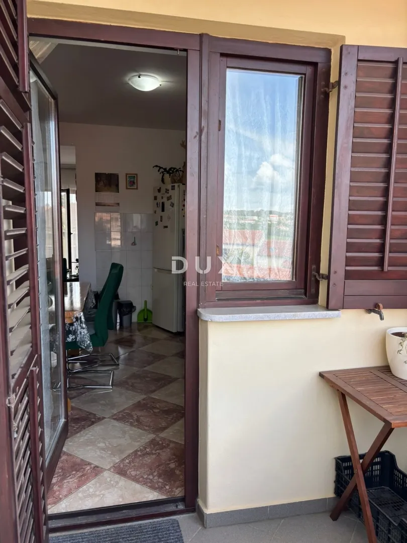 istra, pula - kuća s prostranim stanom, garažom i velikim poslovnim prostorom! - slika 18