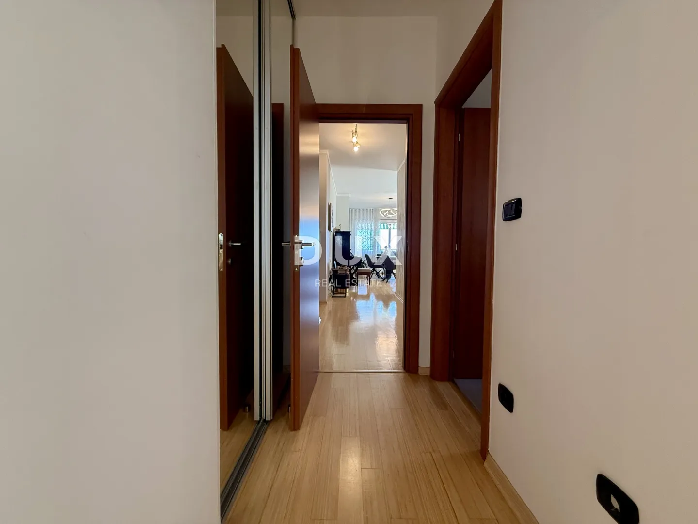 opatija, predivan dvosobni apartman, 100 m2, bazen, garaža, pogled na more - slika 10