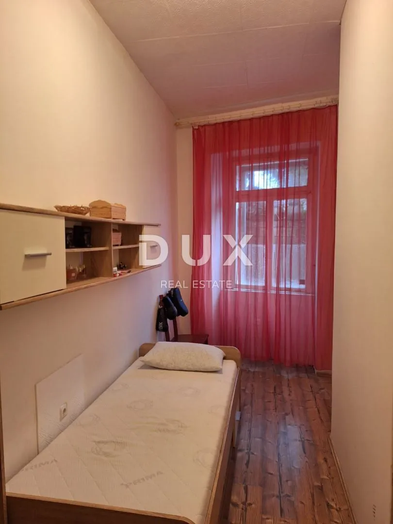 istra, pula- prostrani stan u centru grada! - slika 12