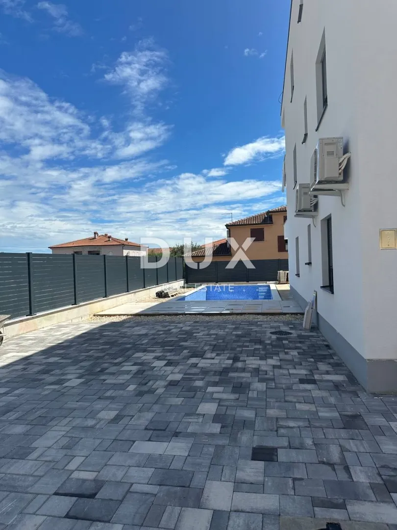istra, novigrad - prostrani stan s bazenom i okućnicom na odličnoj lokaciji! - slika 15