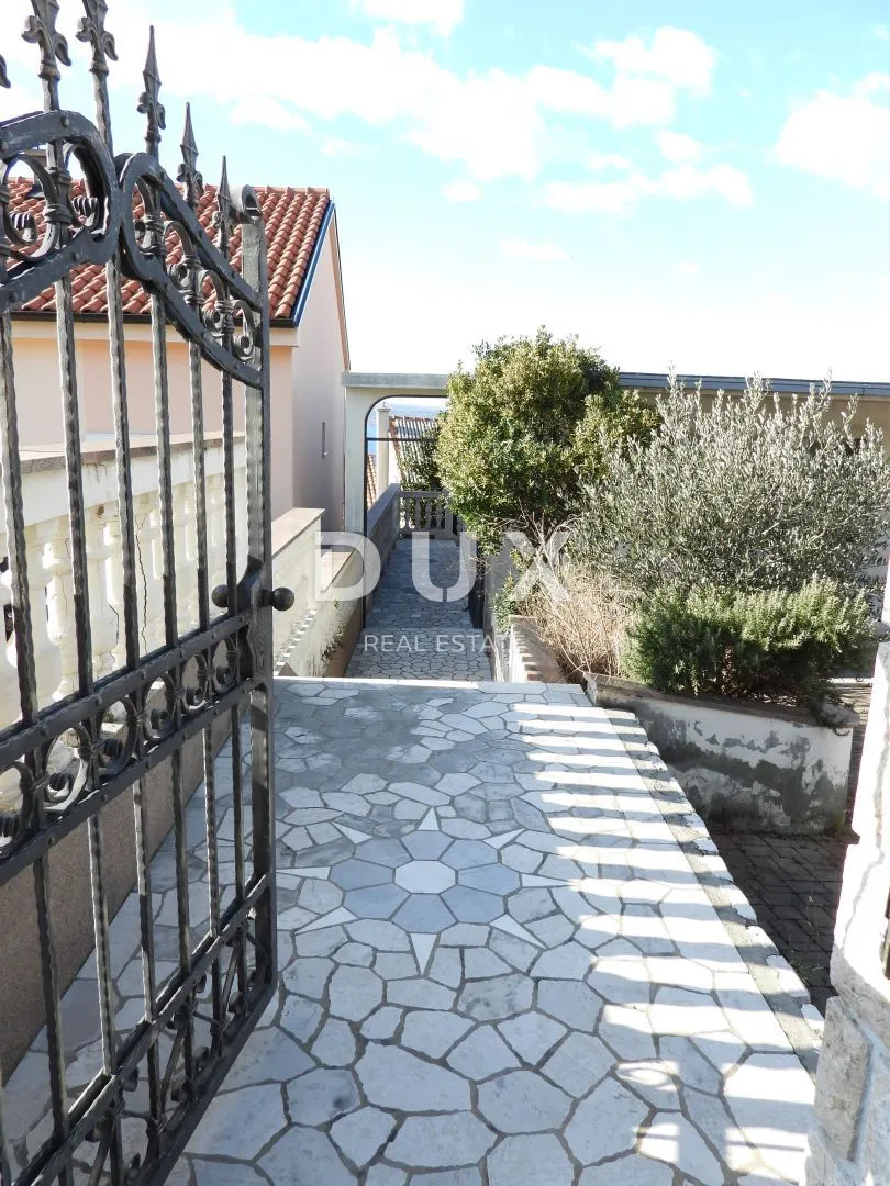 crikvenica - kuća 380 m2 s panoramskim pogledom na more + okoliš 500 m2 - slika 24