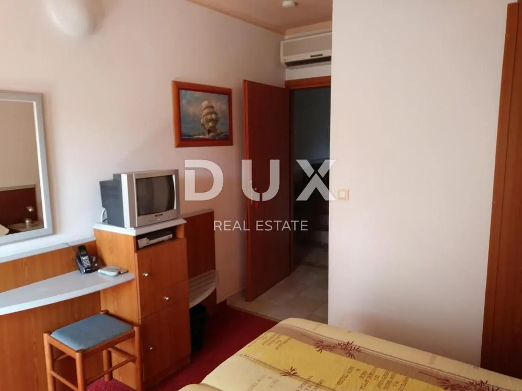 istra,poreč - hotel sa bazenom i prostranom okućnicom! - slika 14