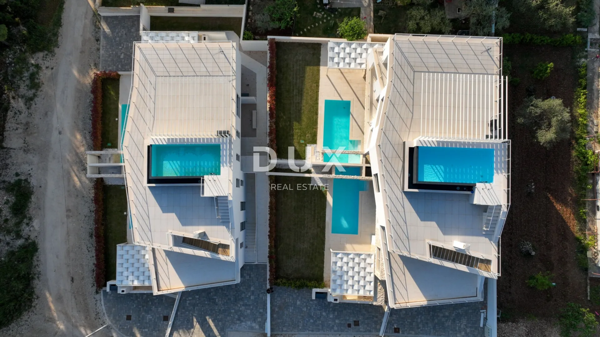 zadar, kožino, urbana vila sa 3 apartmana, 3 bazena, 9 parkinga - slika 5