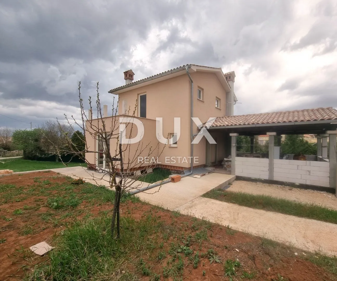 ISTRA, POREČ - Prostrana kuća na velikoj okućnici, PRILIKA!!!