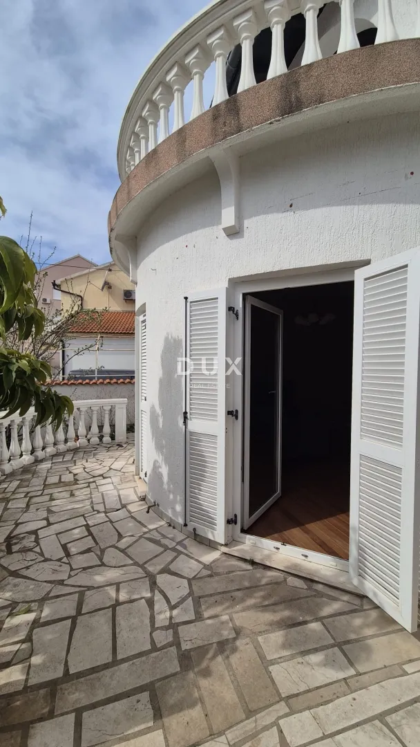 šibenik, vodice - prodaja imanja s 3 objekta 140m od plaže - slika 18