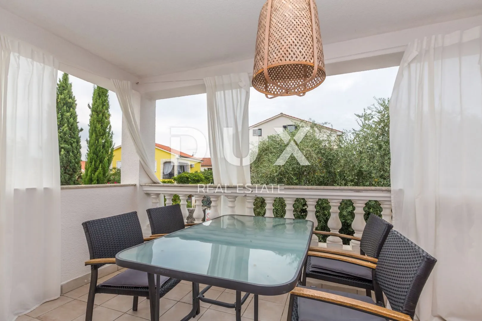OTOK KRK, NJIVICE - Etaža kuće u prizemlju s dva apartmana - Njivice, Omišalj