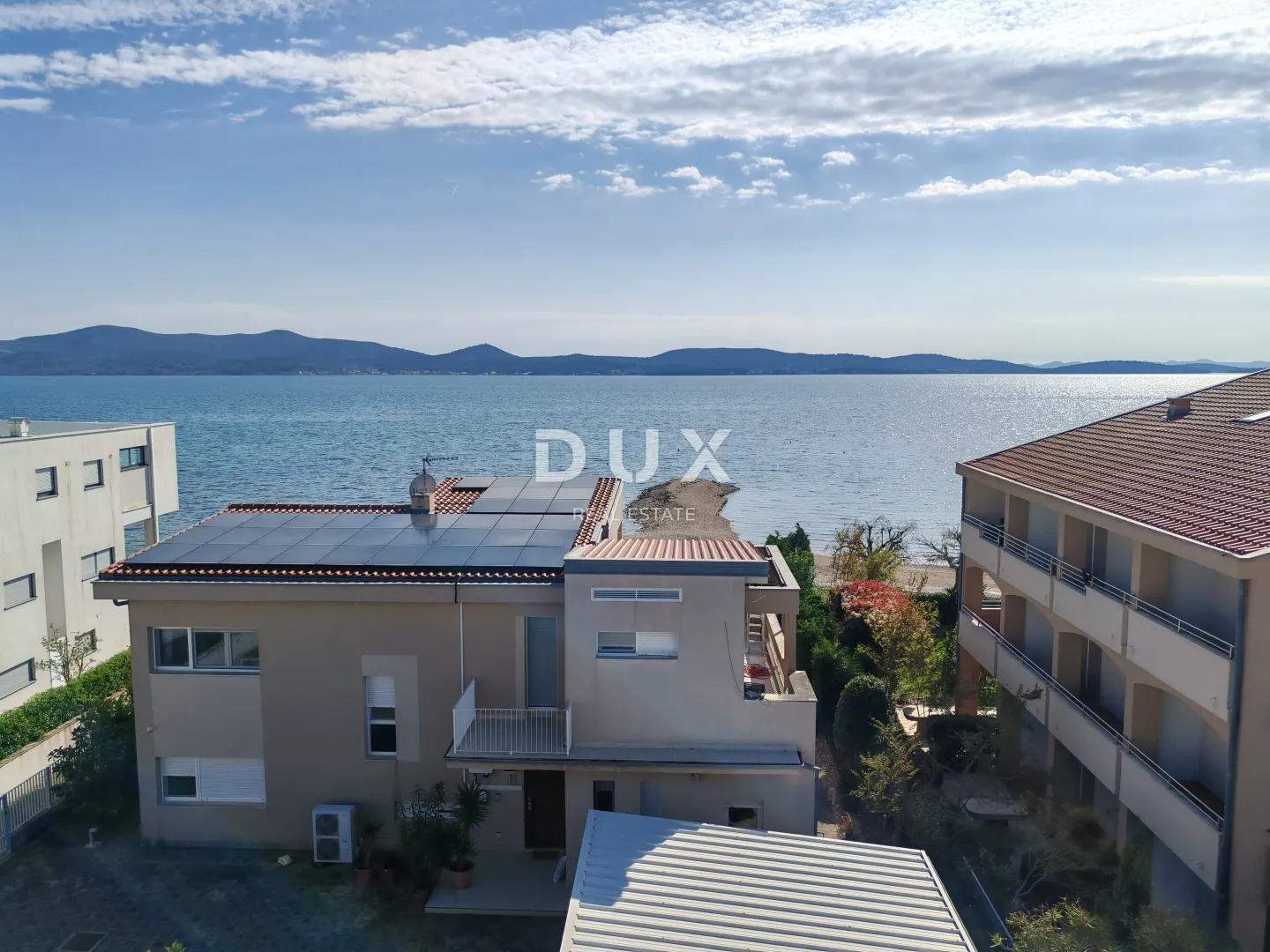 zadar, sukošan - luksuzno namješten penthouse 50 m od plaže! - slika 3