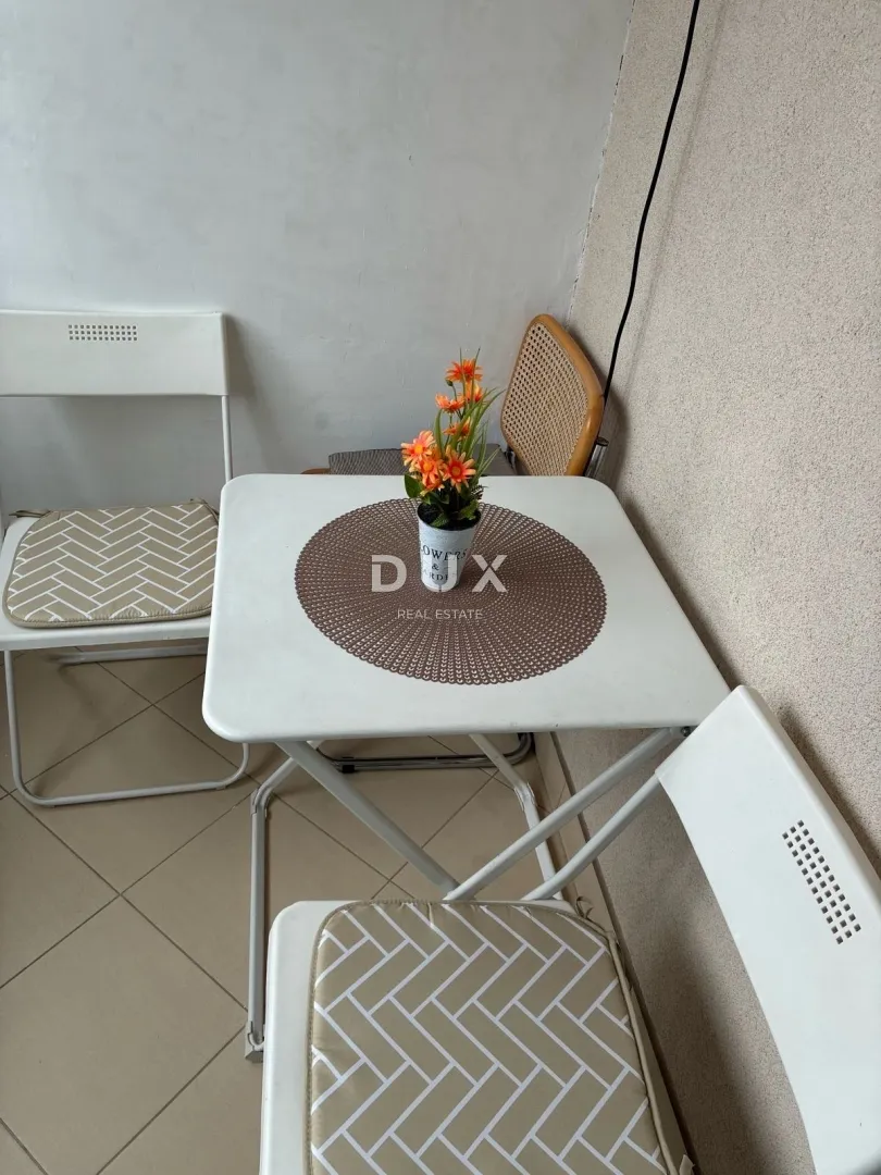 novi vinodolski – uređena garsonijera, pored mora, 21 m² - slika 3