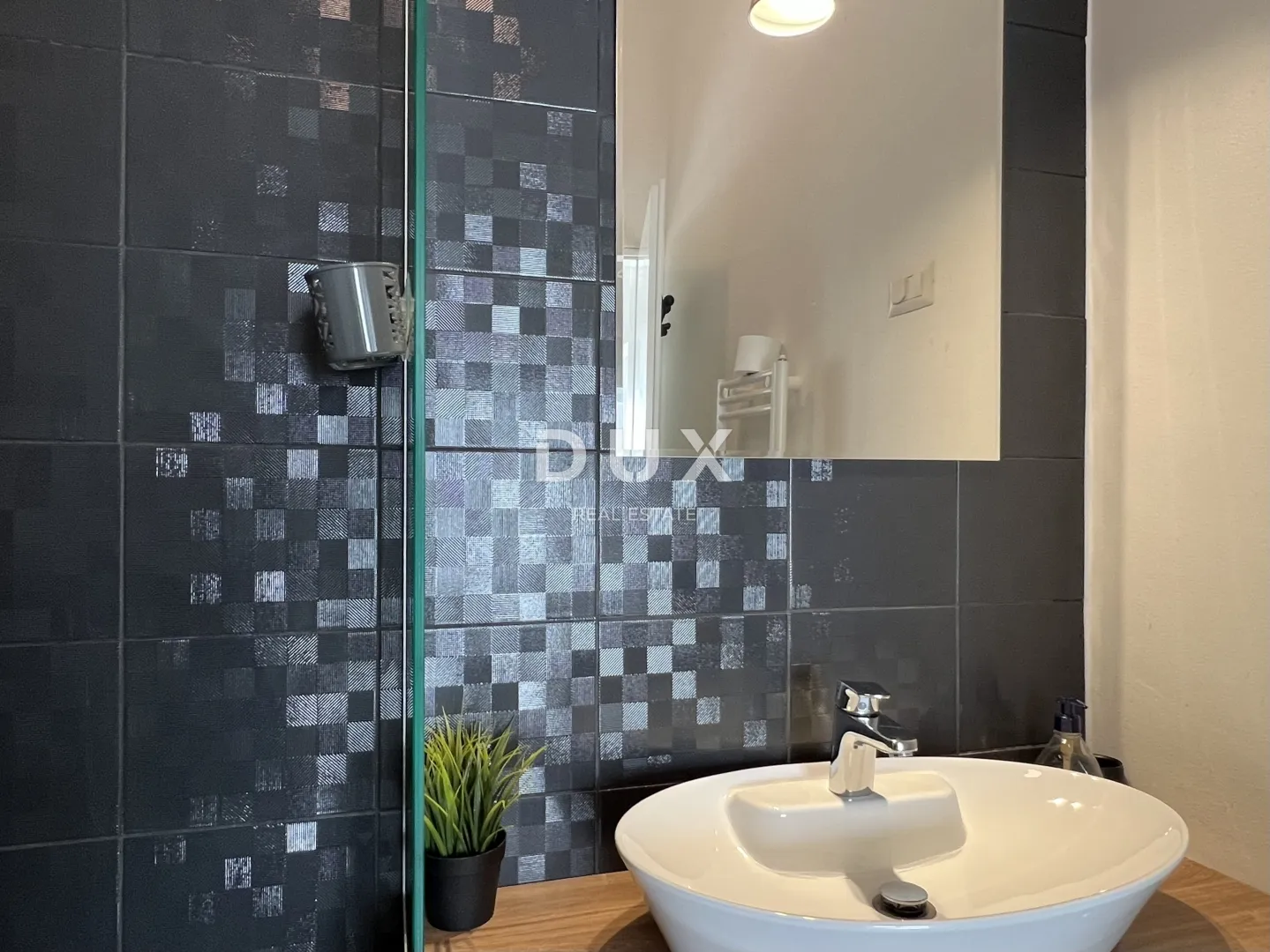 istra, žminj – moderna vila s bazenom - slika 13