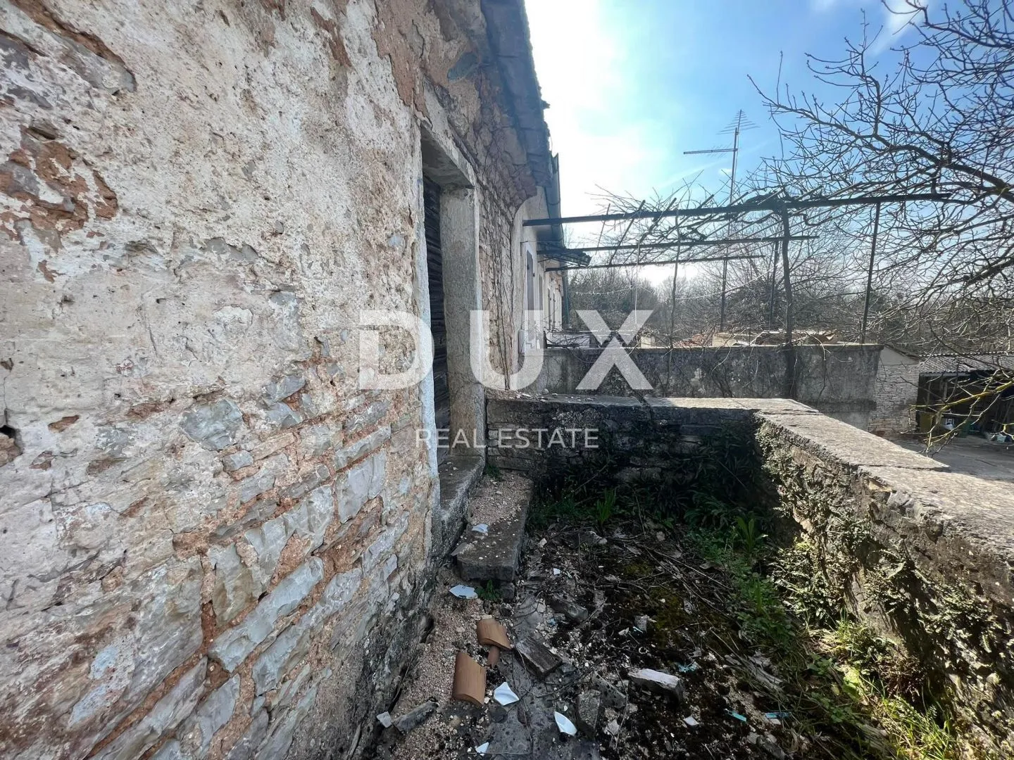 istra, sv. petar u šumi - dvije starine s okućnicom - slika 3