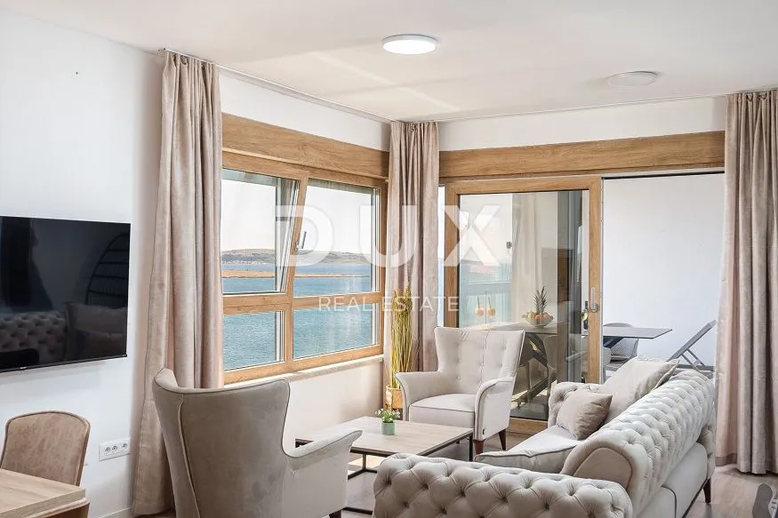 OTOK PAG, POVLJANA - Dvoetažni stan 68m2, 1. red do mora