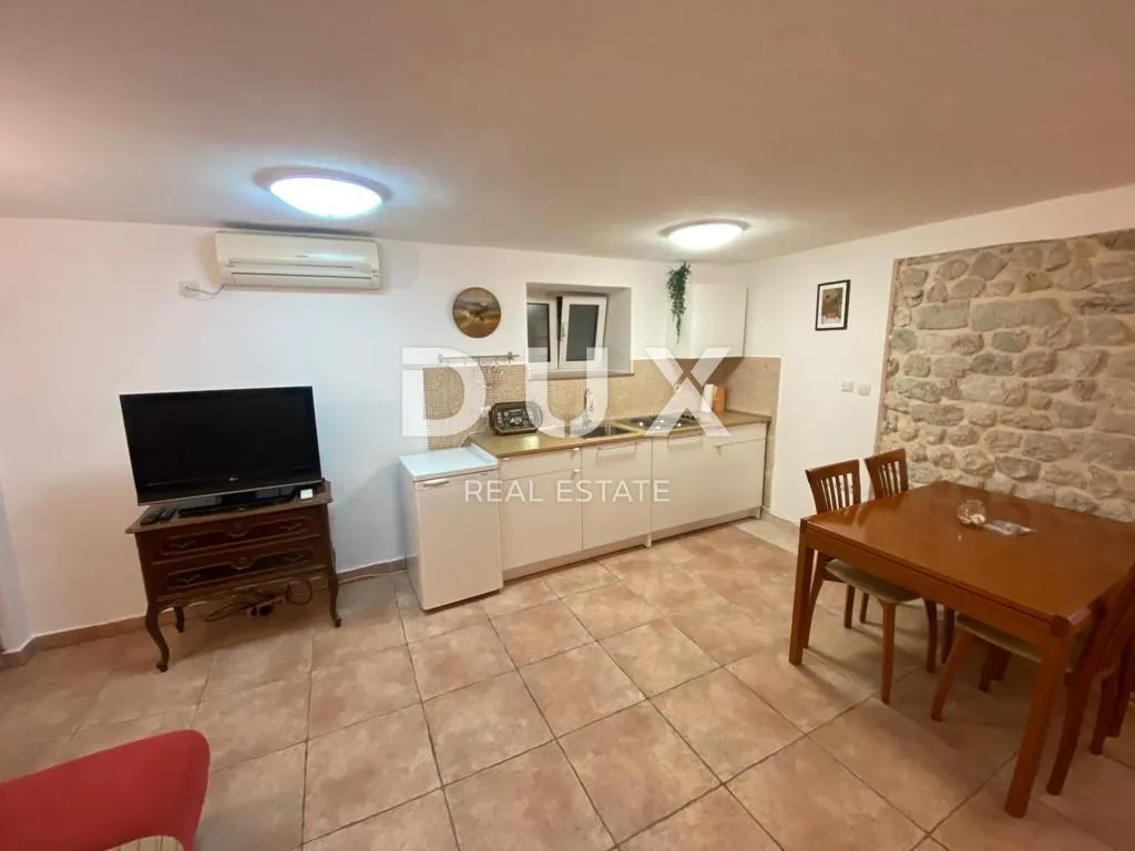 otok krk, grad krk - kuća sa 2 apartmana 100 m od mora - slika 5