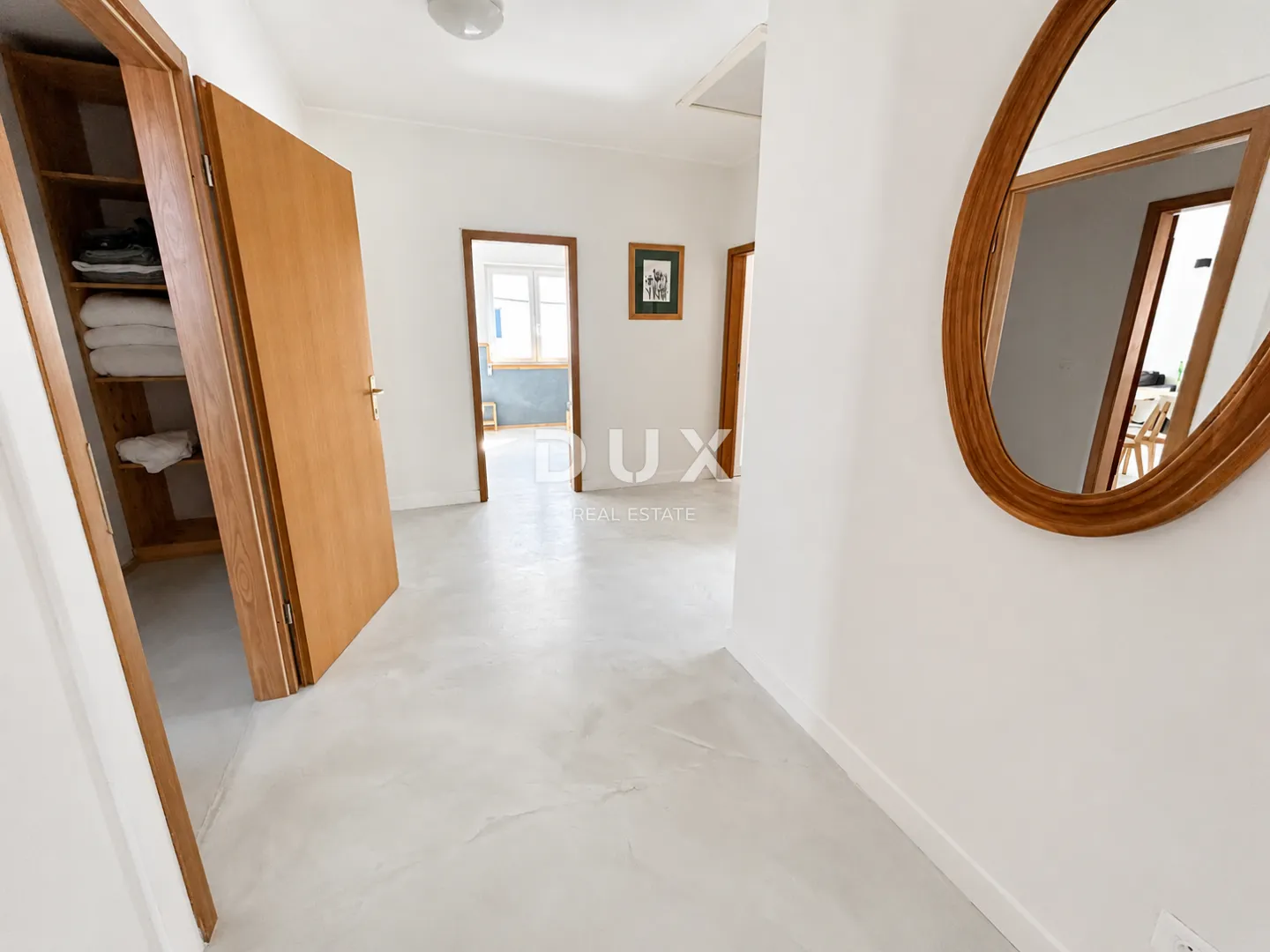 dalmacija, vodice – privatni mini resort s 4 apartmana i bazenom, 300 m od centra - slika 45