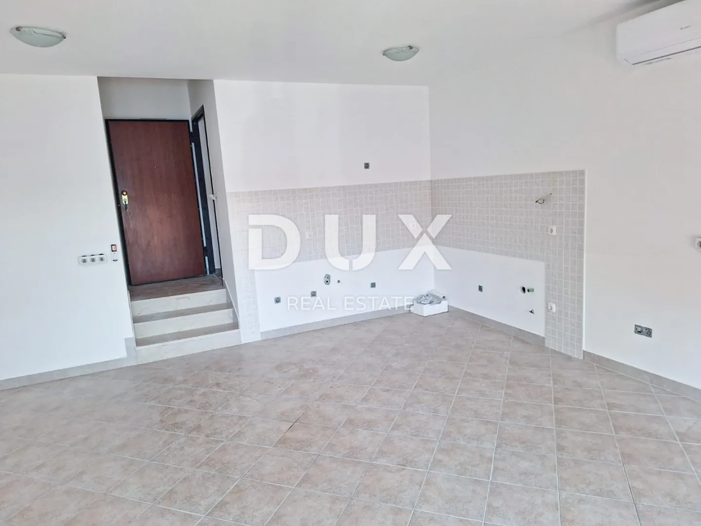 trogir, marina - 1.red do mora! stan 3s+db, 2.kat, parking! - slika 2