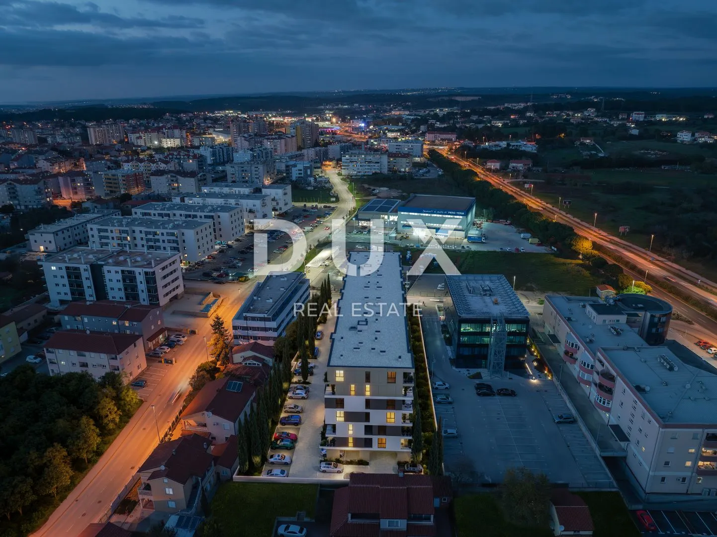 istra,pula novogradnja na frekventnoj lokaciji - slika 7