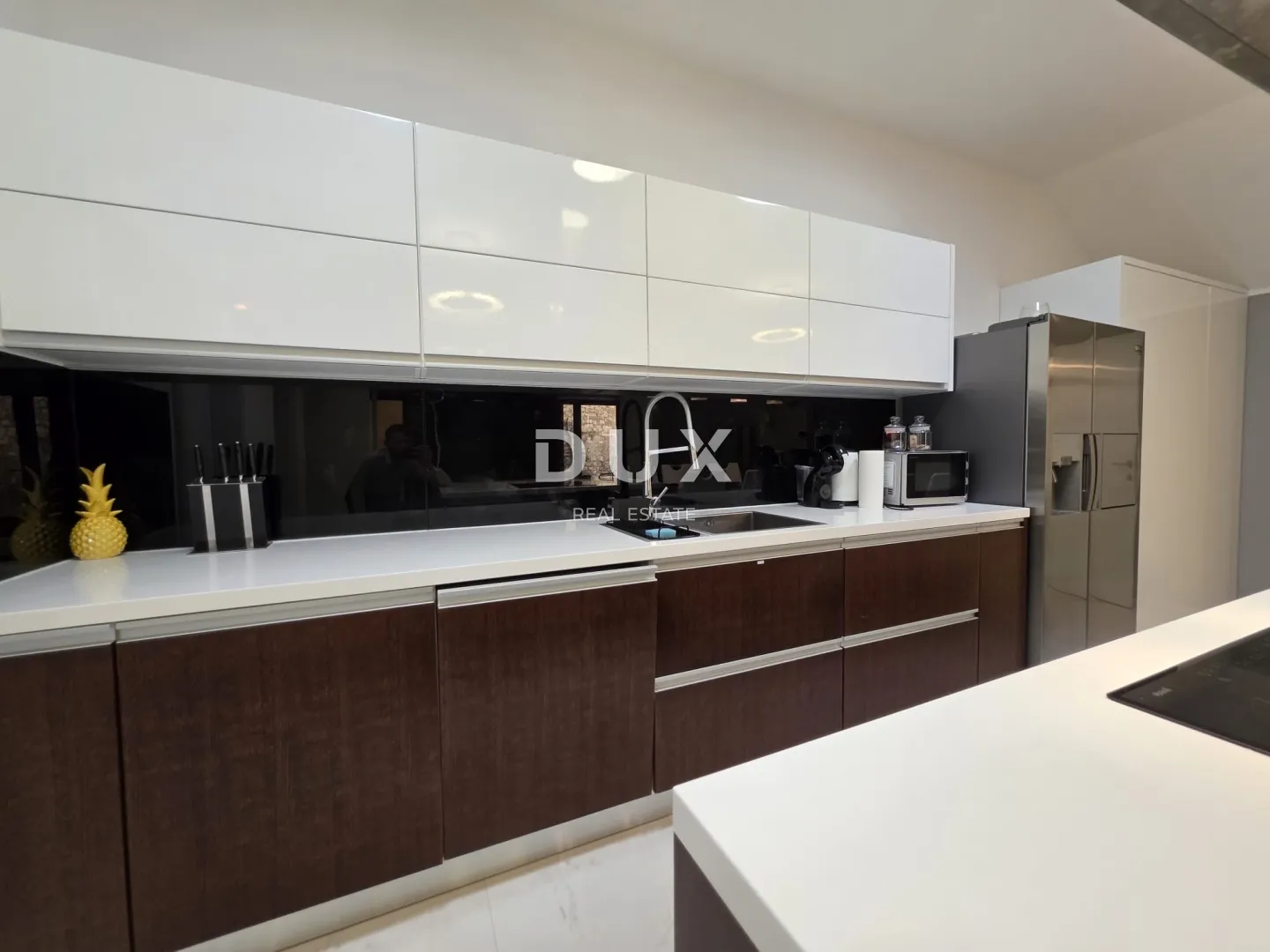 istra, poreč, 290.00 m2, pješačka zona, tri stana - slika 7