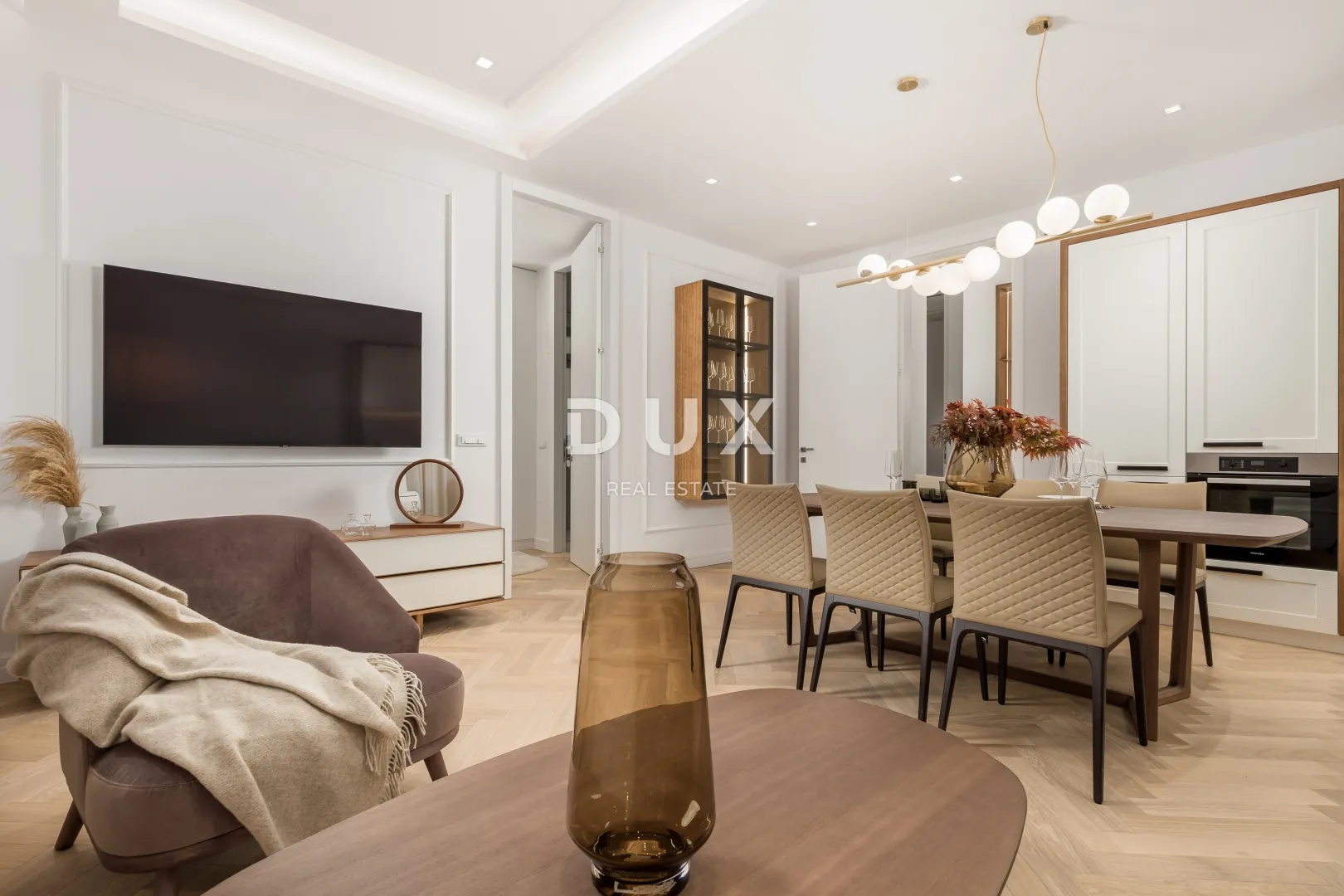 OPATIJA, CENTAR – unikatan stan od 71 m2, remek-djelo austro-ugarske gradnje u centru Opatije